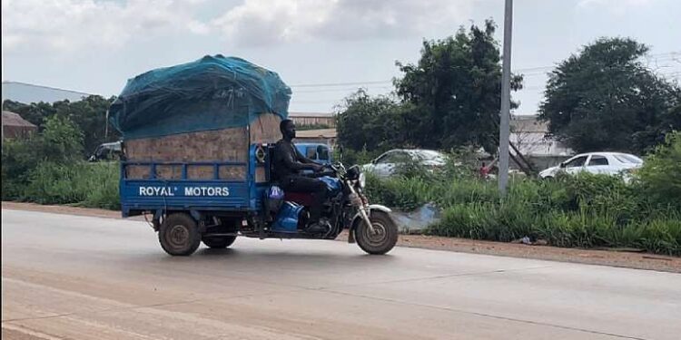 Aboboyaa operators defy Henry Quartey’s ban, still using Accra-Tema motorway