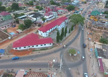 Pressure on assembly to demolish office complex