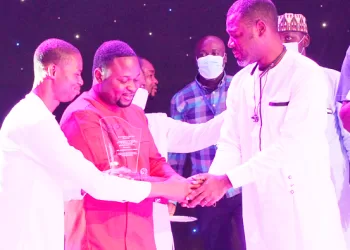 Madina MP rewards teachers