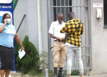 MoH turns away unvaccinated people